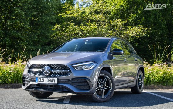 Mercedes-Benz GLA 250e AMG packet 2021 šedá