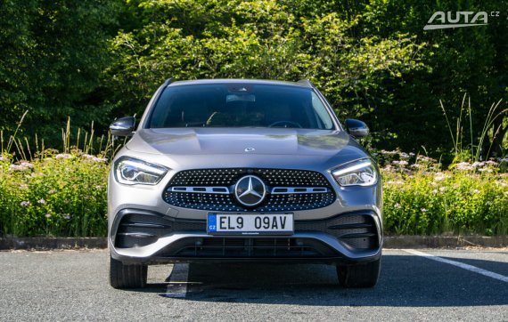 Mercedes-Benz GLA 250e AMG packet 2021 šedá