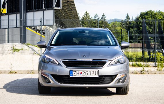 Peugeot 308 Break/SW SW 2.0 BlueHDi Allure / AJ NA SPLÁTKY / PROTIÚČET / 2015 šedá
