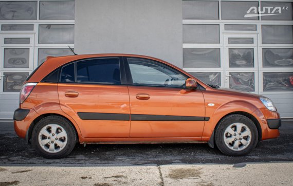 Kia Rio 1.4 Sporty Edition, 71kW, M5, 5d. (2007 - 2011) /AJ NA SPLÁTKY/PROTIÚČET 2008 oranžová