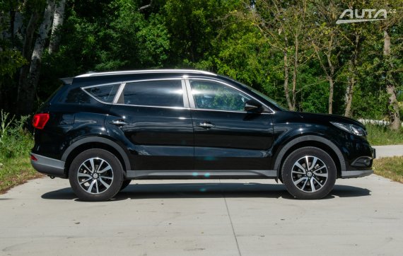 Dongfeng Glory 580 1.5 Luxury CVT 107kw 1.majiteľ, SK auto, V záruke, AJ NA SPLÁTKY 2023 černá