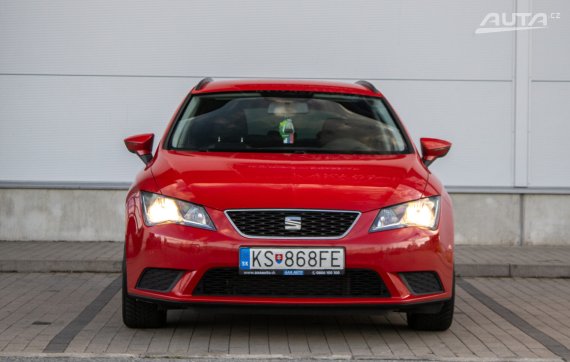 Seat Leon 1.2 TSI Reference / 81kW / M6 / ZÁRUKA / AJ NA SPLÁTKY / PROTIÚČET 2015 červená
