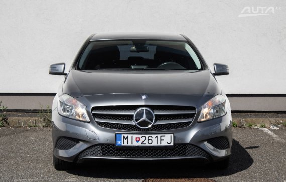 Mercedes-Benz A trieda 180 BlueEFFICIENCY / 90kW / M6 / ZÁRUKA / AJ NA SPLÁTKY / PROTIÚČET 2013 šedá