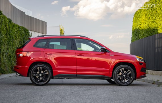 Škoda Karoq 2.0 TSI Sportline 4x4 DSG, 140 kW, A7 / AJ NA SPLÁTKY / PROTIÚČET 2019 červená