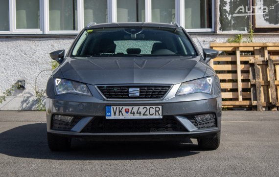 Seat Leon 1.6 TDI 85kW, M5, 5d. / AJ NA SPLÁTKY / PROTIÚČET / 2018 šedá