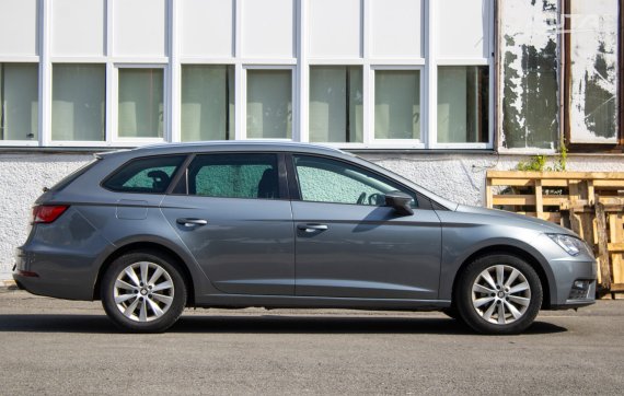 Seat Leon 1.6 TDI 85kW, M5, 5d. / AJ NA SPLÁTKY / PROTIÚČET / 2018 šedá