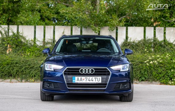Audi A4 Avant 40 2.0 140kw TDI S tronic / TOP STAV / Aj na splátky a protiúčet / 2019 modrá