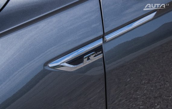 Volkswagen Tiguan 2.0 TDI R-Line DSG / ACC / Head-Up / Ťažné / AJ NA SPLÁTKY / PROTIÚČET 2019 šedá