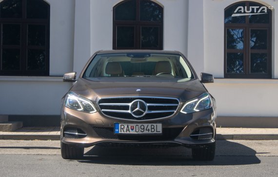 Mercedes-Benz E trieda Sedan 350 BLUETEEC 4MATIC 2014 hnědá