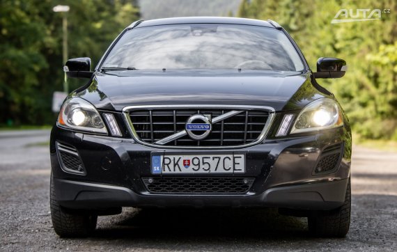Volvo XC60 D3 AWD Kinetic Geartronic 120kW163HP A6 / AJ NA SPLÁTKY / PROTIÚČET 2011 černá