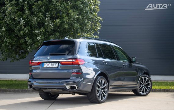 BMW X7 40d V ZÁRUKE! 2020 šedá