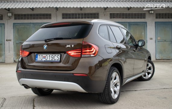 BMW X1 18d xDrive 2011 hnědá