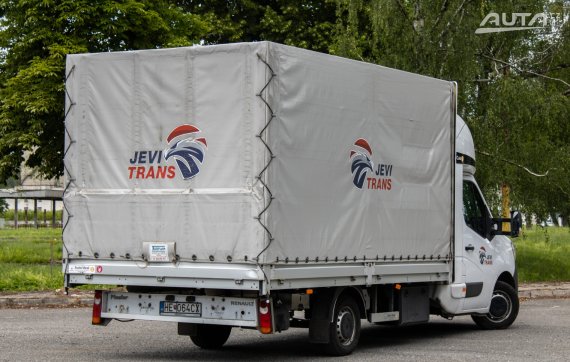 Renault Master 2.3cdi TwinCab / 120kW / M6 / AJ NA SPLÁTKY / PROTIÚČET 2023 bílá