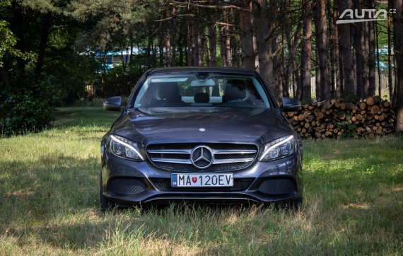 Mercedes-Benz C trieda Sedan 180 d A/T / AJ NA SPLÁTKY / PROTIÚČET / 2016 šedá