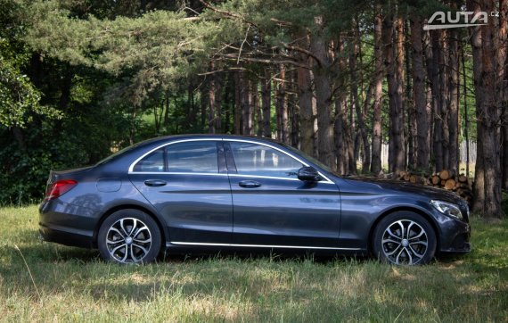 Mercedes-Benz C trieda Sedan 180 d A/T / AJ NA SPLÁTKY / PROTIÚČET / 2016 šedá