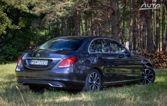 Mercedes-Benz C trieda Sedan 180 d A/T / AJ NA SPLÁTKY / PROTIÚČET / 2016 šedá