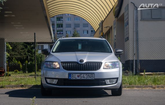 Škoda Octavia Combi 1.6 TDI 110k Style DSG 2016 stříbrná metalíza