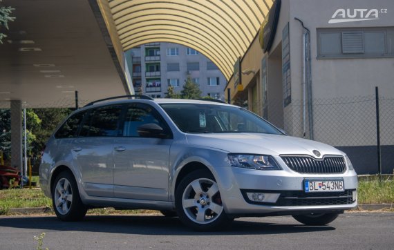 Škoda Octavia Combi 1.6 TDI 110k Style DSG 2016 stříbrná metalíza