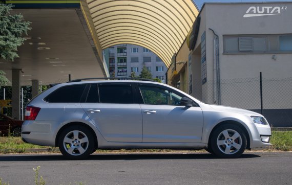Škoda Octavia Combi 1.6 TDI 110k Style DSG 2016 stříbrná metalíza