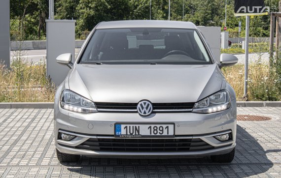 Volkswagen Golf 7 1.5 TSI 2017 šedá