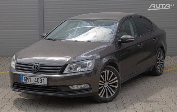 Volkswagen Passat 2.0 TDI 4Motion 2012 - hlavní pohled
