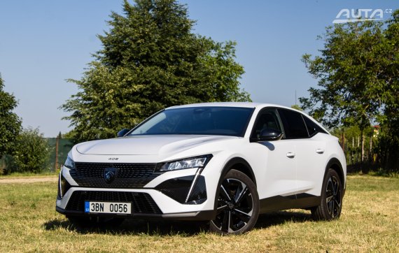 Peugeot 408 hybrid 2025 - hlavní pohled