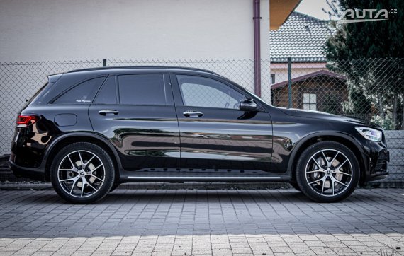 Mercedes-Benz GLC SUV 300 mHEV 4MATIC A/T, AMG Night packet / ZÁRUKA / AJ NA SPLÁTKY / PROTIÚČET / 2022 černá