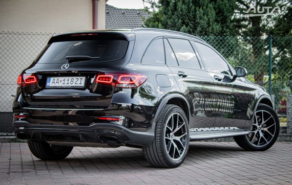 Mercedes-Benz GLC SUV 300 mHEV 4MATIC A/T, AMG Night packet / ZÁRUKA / AJ NA SPLÁTKY / PROTIÚČET / 2022 černá