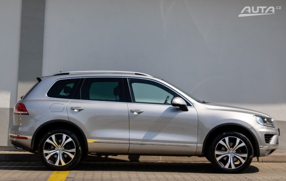 Volkswagen Touareg 3.0 TDI V6 BMT 4MOTION / 193kW / A8 / ZÁRUKA / AJ NA SPLÁTKY / PROTIÚČET 2015 šedá