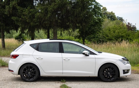 Seat Leon FR 1.8 TSI / 132kW / M6 / ZÁRUKA / AJ NA SPLÁTKY / PROTIÚČET 2014 bílá