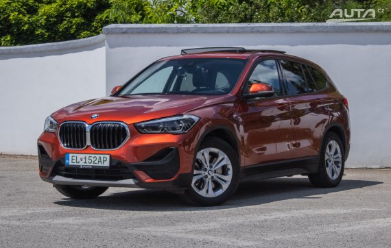 BMW X1 xDrive 25e / PANO / Head-UP / ACC / AJ NA SPLÁTKY / PROTIÚČET 2021 - hlavní pohled