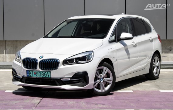BMW Rad 2 Active Tourer 100 kW, 6-st.automat, 2018, plug-in-hybrid 2018 - hlavní pohled