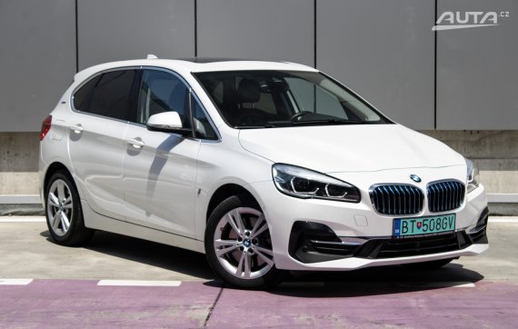 BMW Rad 2 Active Tourer 100 kW, 6-st.automat, 2018, plug-in-hybrid 2018 bílá