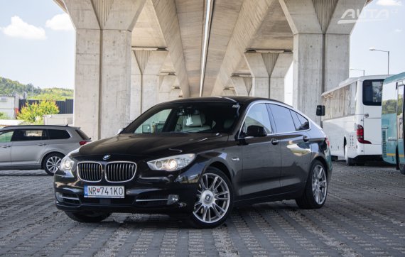 BMW Rad 5 GT xDrive 230kW AT8 / NA SPLÁTKY / NA PROTIÚČET 2013 - hlavní pohled