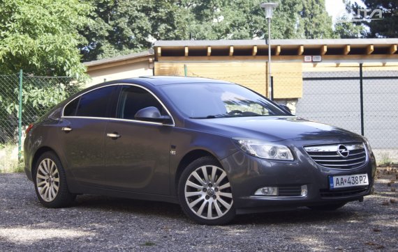 Opel Insignia 2.0 CDTI 160k Cosmo A/T 2009 šedá
