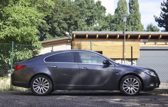 Opel Insignia 2.0 CDTI 160k Cosmo A/T 2009 šedá