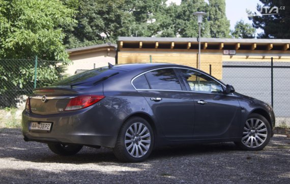 Opel Insignia 2.0 CDTI 160k Cosmo A/T 2009 šedá