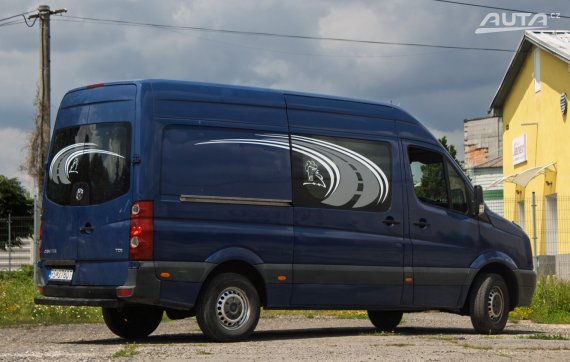 Volkswagen Crafter Dodávka 2.5 TDI 80kW AT6 / NA SPLÁTKY / NA PROTIÚČET 2008 modrá