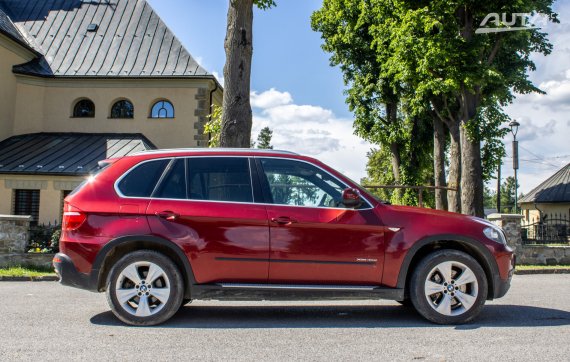 BMW X5 xDrive30d 173kW235HP A6 / AJ NA SPLÁTLY / PROTIÚČET 2009 červená