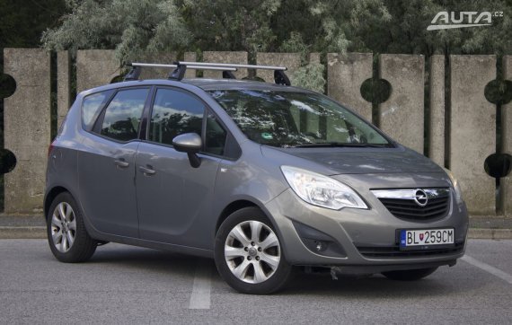Opel Meriva 1.4 16V (100k) Cosmo 2011 šedá
