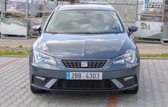 Seat Leon 1.5 TSI 2019 šedá