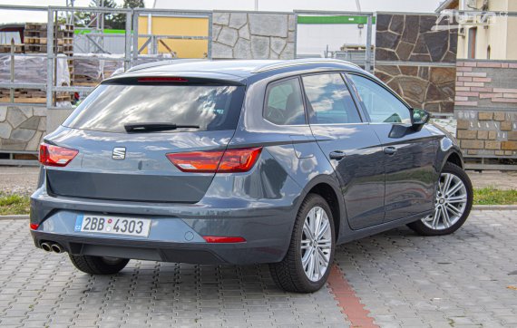Seat Leon 1.5 TSI 2019 šedá