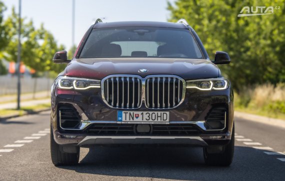 BMW X7 xDrive40d 2022 / AJ NA SPLÁTKY / PROTIÚČET 2022 červená