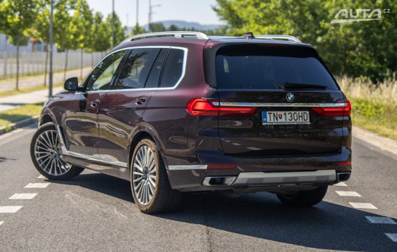 BMW X7 xDrive40d 2022 / AJ NA SPLÁTKY / PROTIÚČET 2022 červená