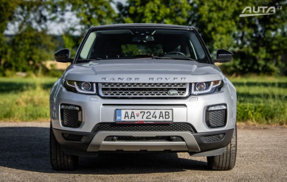 Land Rover Range Rover Evoque 2.0 TD4 HSE Dynamic AT9 132kW / NA SPLÁTKY / NA PROTIÚČET 2018 stříbrná metalíza