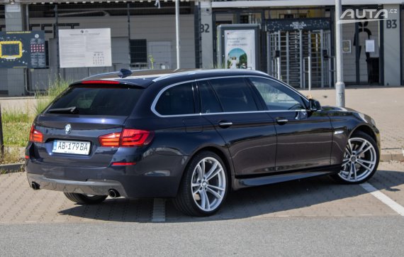 BMW Rad 5 Touring 535d xDrive M Sport / 230kw / A8 / ZÁRUKA / AJ NA SPLÁTKY / PROTIÚČET 2012 modrá