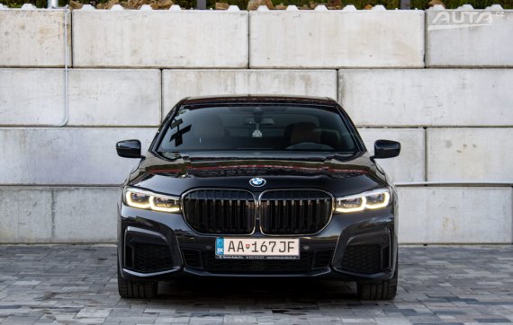 BMW Rad 7 750i xDrive M Sport / 390kW / A8 / ZÁRUKA / AJ NA SPLÁTKY / PROTIÚČET 2021 černá