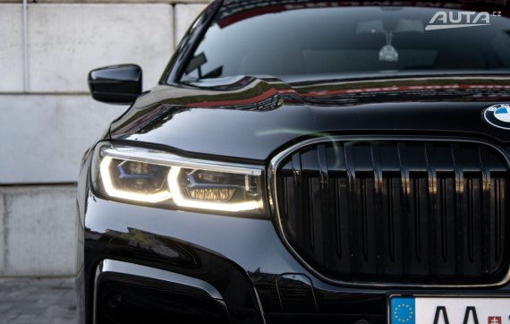 BMW Rad 7 750i xDrive M Sport / 390kW / A8 / ZÁRUKA / AJ NA SPLÁTKY / PROTIÚČET 2021 černá