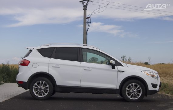 Ford Kuga 2.0 TDCi Duratorq Titanium AWD 2013 bílá