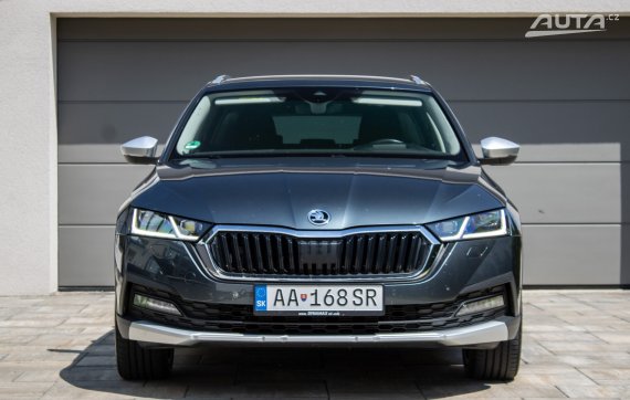 Škoda Octavia Combi Scout 2.0 TDI 4x4 DSG / 110kW / A7 / ZÁRUKA / AJ NA SPLÁTKY / PROTIÚČET 2021 šedá